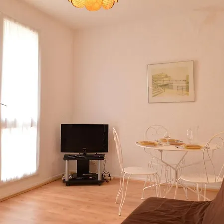 2 Pieces Avec Terrasse Et Parking, A 150m De La Mer, - Fr-1-225-698 Apartment Argeles-sur-Mer