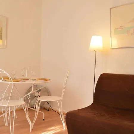 2 Pieces Avec Terrasse Et Parking, A 150m De La Mer, - Fr-1-225-698 * Argeles-sur-Mer